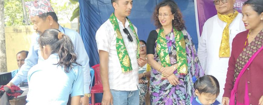 महारानीगञ्जमा पोषाक वितरण 