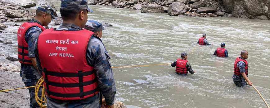 हेवा खोलामा पौडी खेल्ने क्रममा बालक बेपत्ता