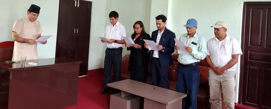 झापा अदालतमा थपिए मेलमिलाप कर्ता, प्रमुख न्यायाधीश राउतले गराए सपथ
