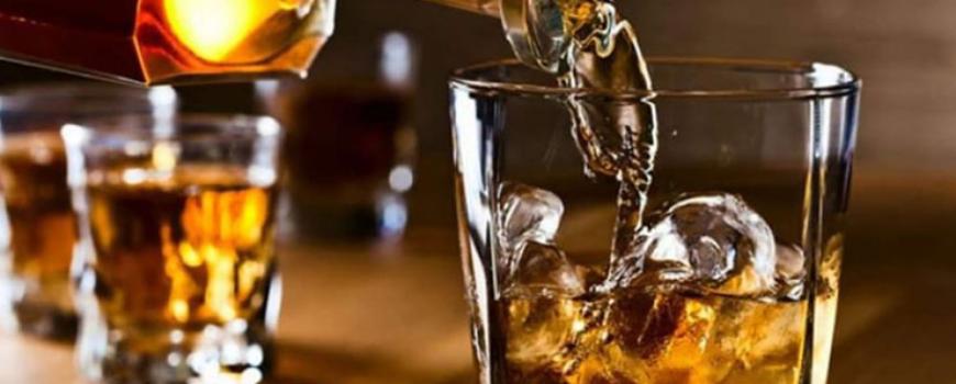 पिकअपसहित १४९ कार्टुन भारतीय मदिरा बरामद