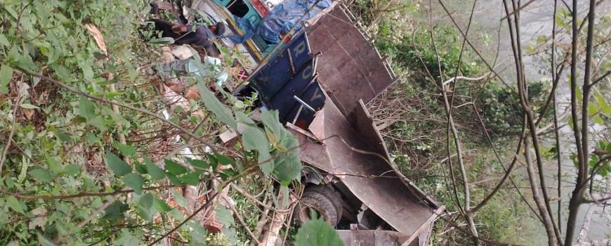 ताप्लेजुङमा बोलेरो दुर्घटना हुँदा अर्जुनधाराका ४ घाइते 